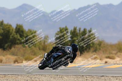 media/Apr-09-2023-SoCal Trackdays (Sun) [[333f347954]]/Turn 7 (1135am)/